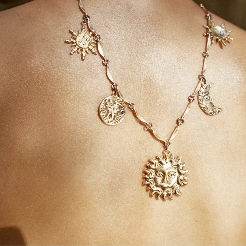 Zara pack of sun & moon necklaces - Picture 2 of 3